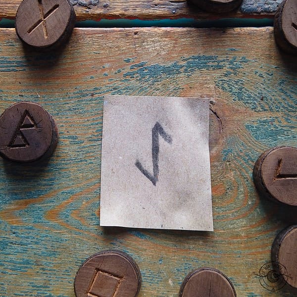 13_eihwaz_run_rune Eihwaz ᛇ